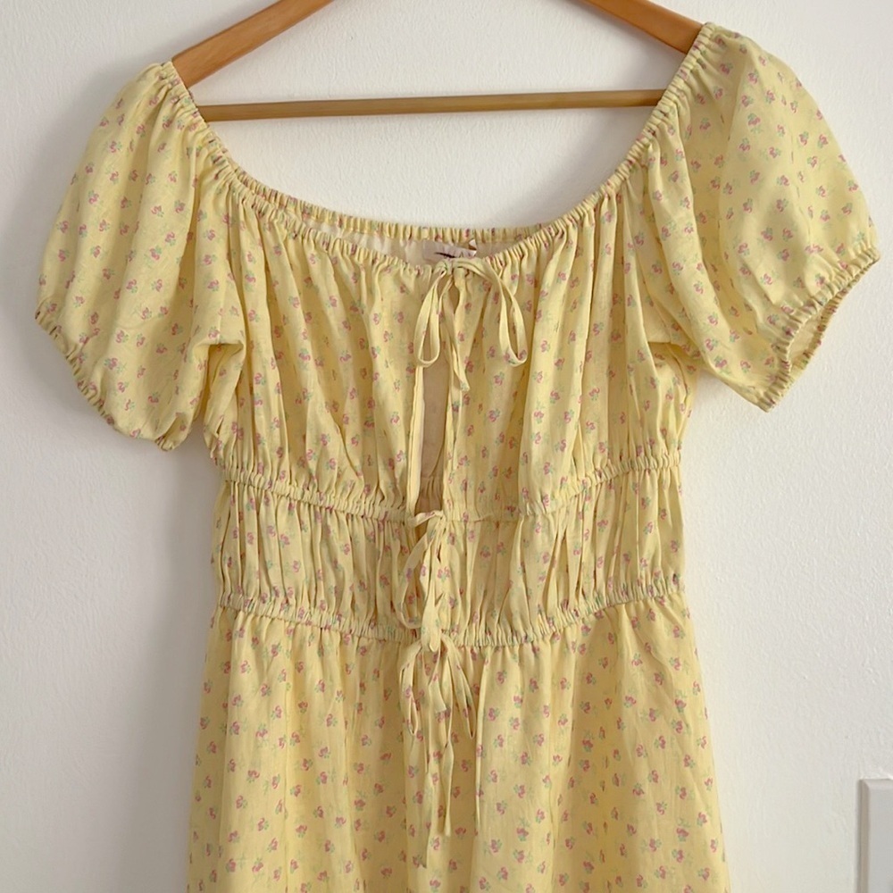 WAYF Sinclair Ditsy Floral Yellow Off The Shoulder Linen Mini Dress Tie Front - Picture 5 of 16